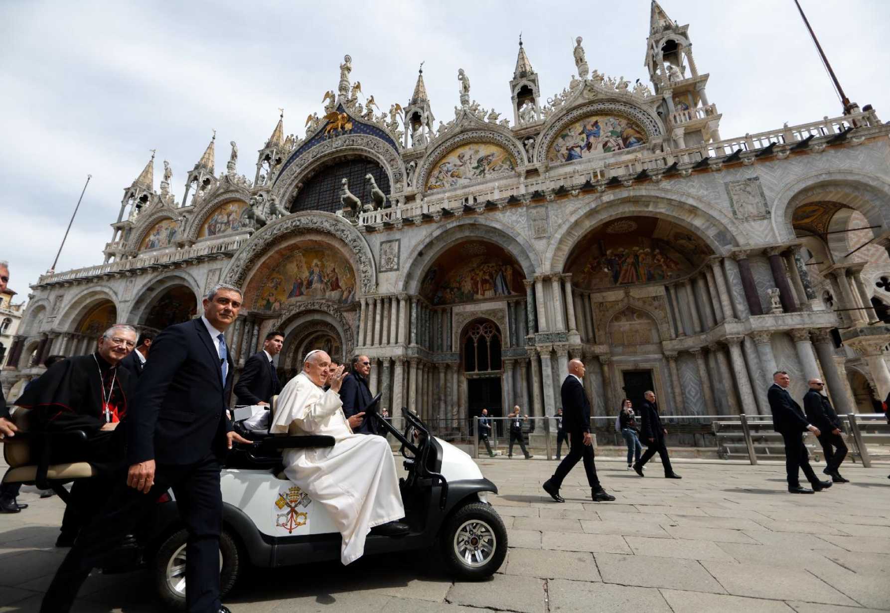 Like Venice, people are beautiful, fragile, pope says in city built on water