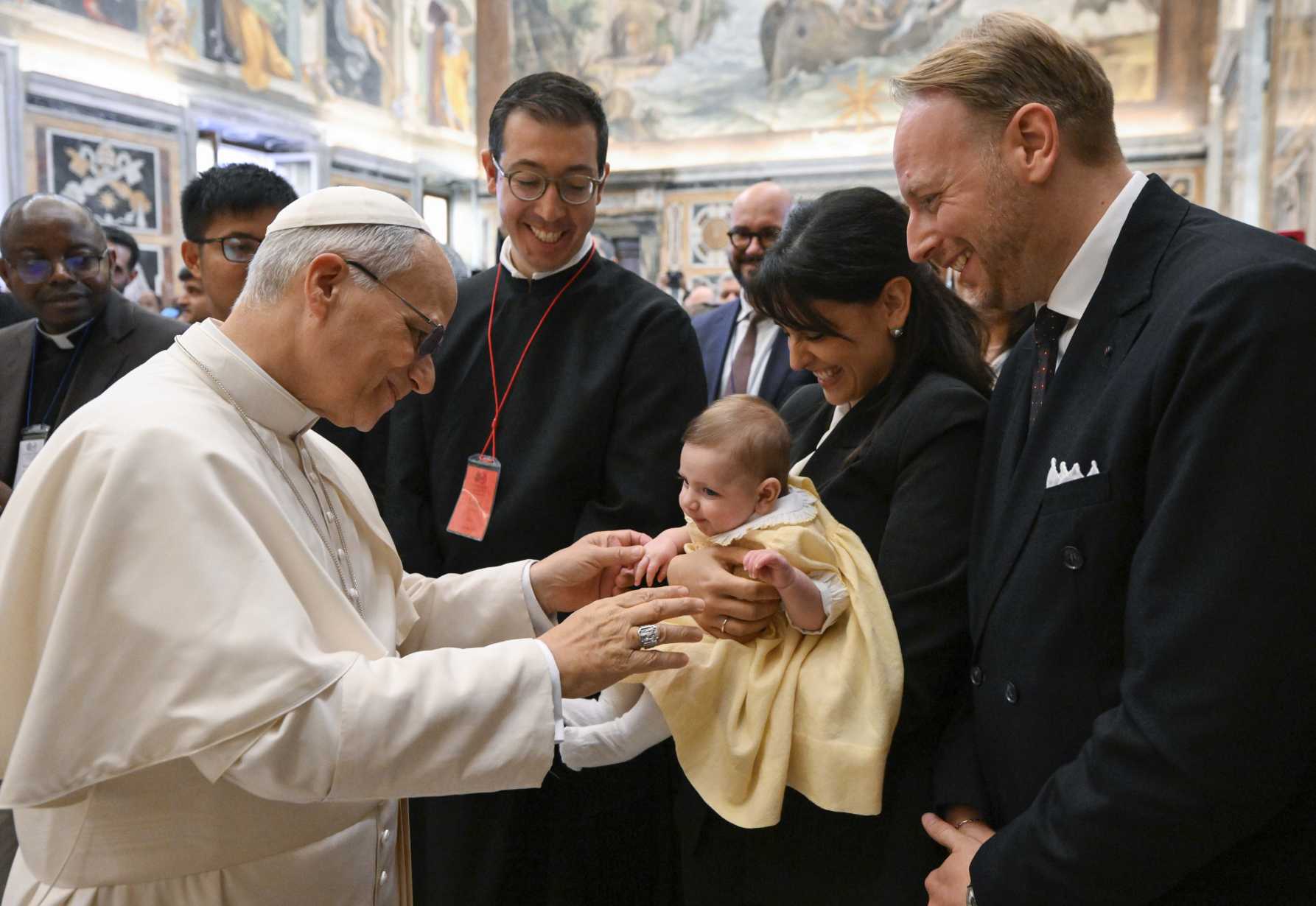 Church must support concrete pro-family policies, pope says