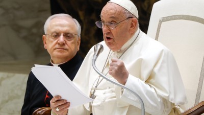 Pope preaches patience, even amid war, during Holy Week audience