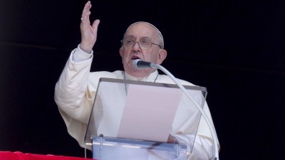 Pope pleads for military restraint in the Middle East