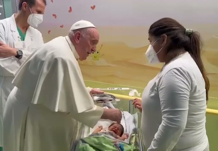 Pope baptizes baby in hospital