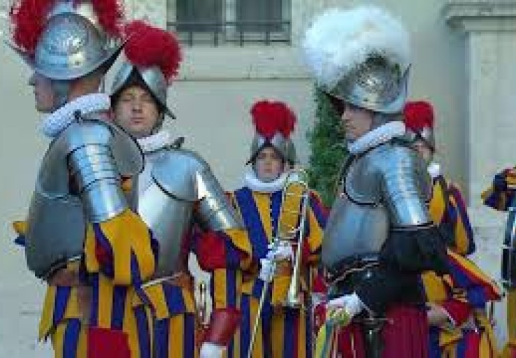 23 new Swiss Guards vow to protect pope