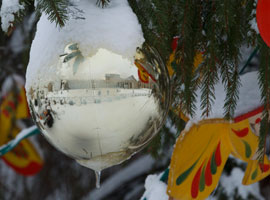 st-peters-square-snow-reflection-christmas-ornament-2012-cns-paul-haring