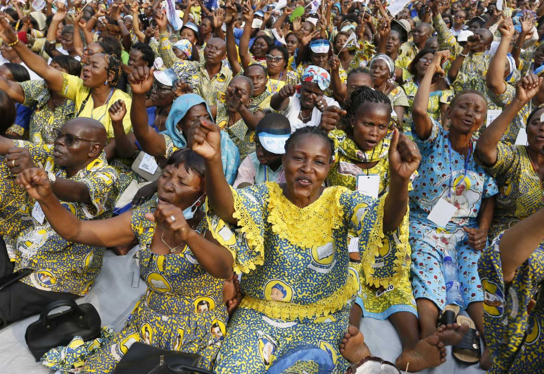 'The future is in your hands,' pope tells Congolese young people