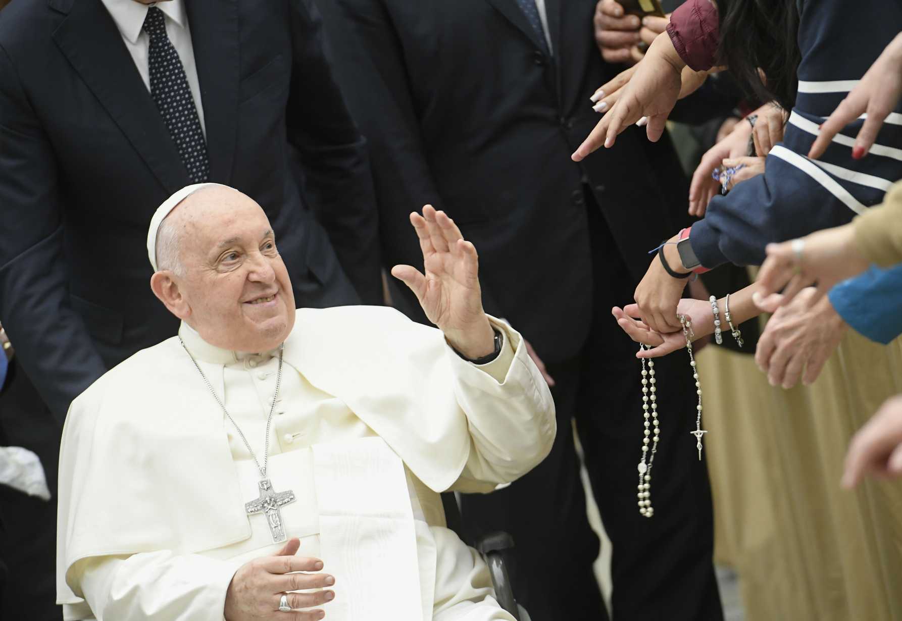 Gluttony turns people into mere consumers, exploiters of planet, pope says