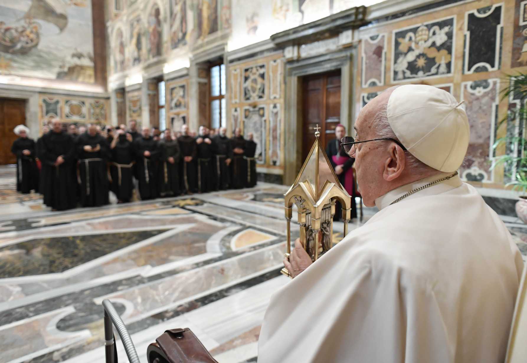 Pope marks 800th anniversary of St. Francis of Assisi's stigmata