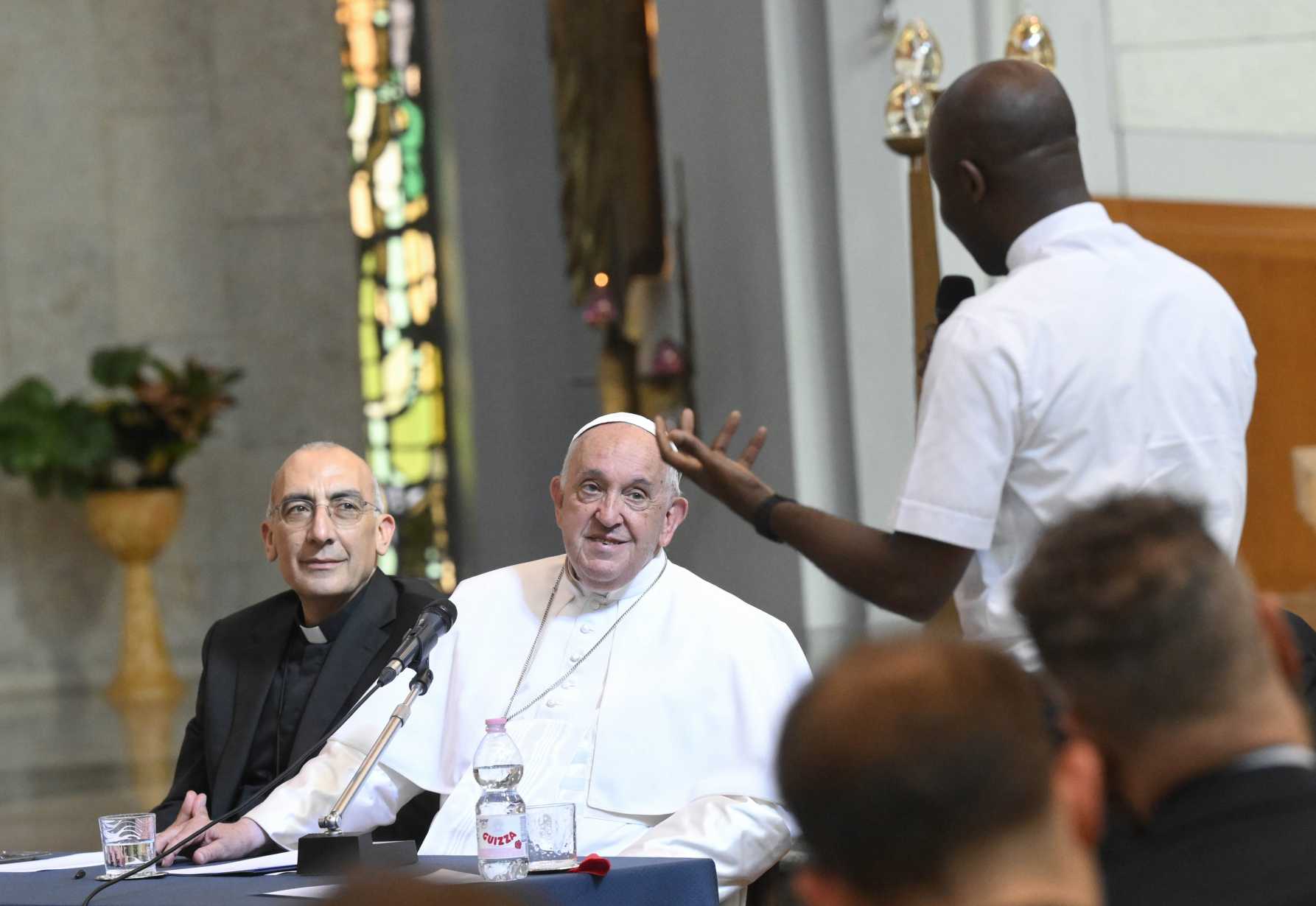 Pope encourages young priests to rely on each other in times of crisis