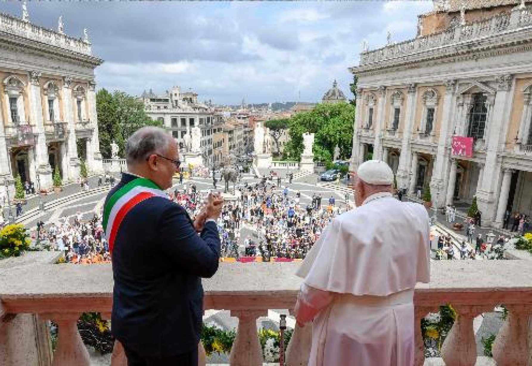 Rome's true nature is to be welcoming, caring for all, pope says