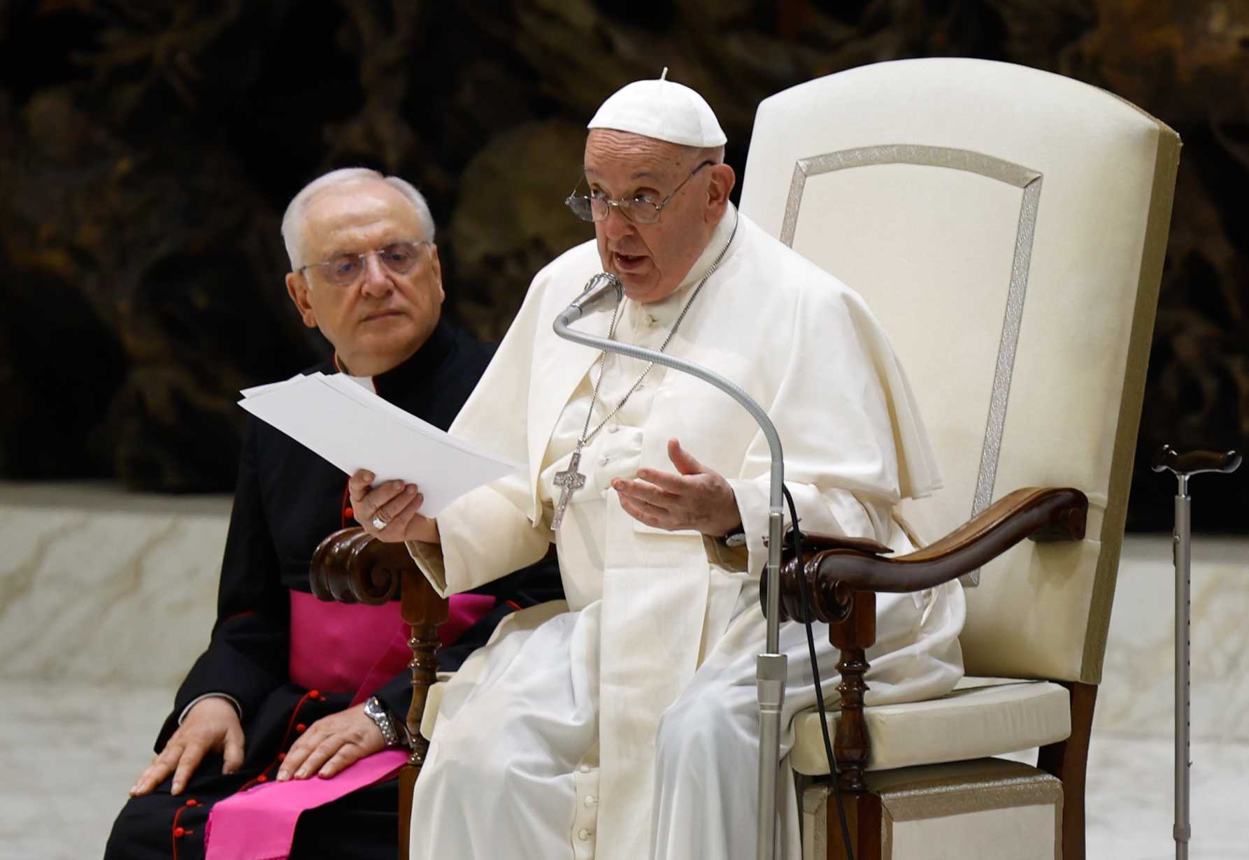 Pope prays for peace, calls for end of discrimination in Afghanistan