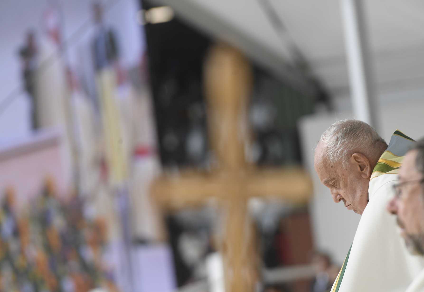 Expose evil, denounce abuse, no more coverups, pope says