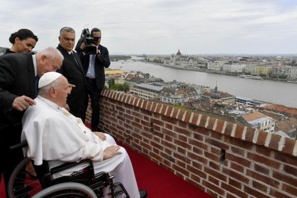 Pope Francis and Hungarian officials