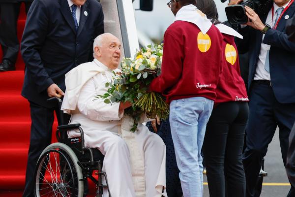 Pope Francis arrives in Luxembourg