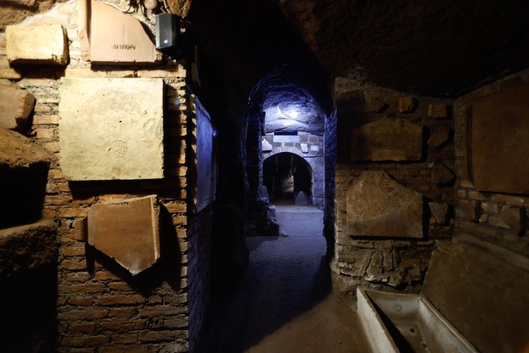 corridor catacombs