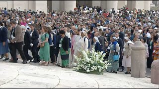 Pope: Let God guide the synod